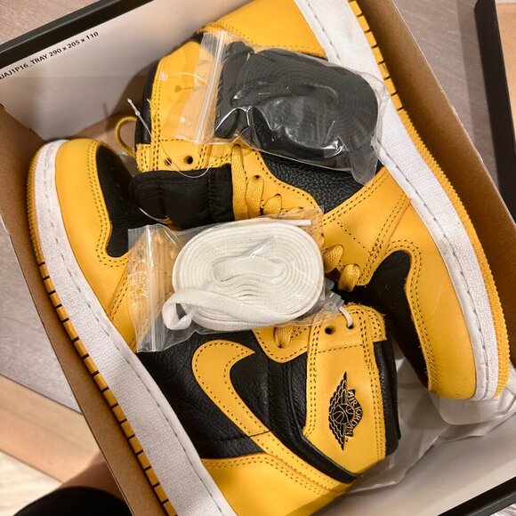 AIR JORDAN 1 RETRO HIGH OG GS 575441 701 POLLEN/WHITE/BLACK SIZE 6Y - Picture 8 of 8